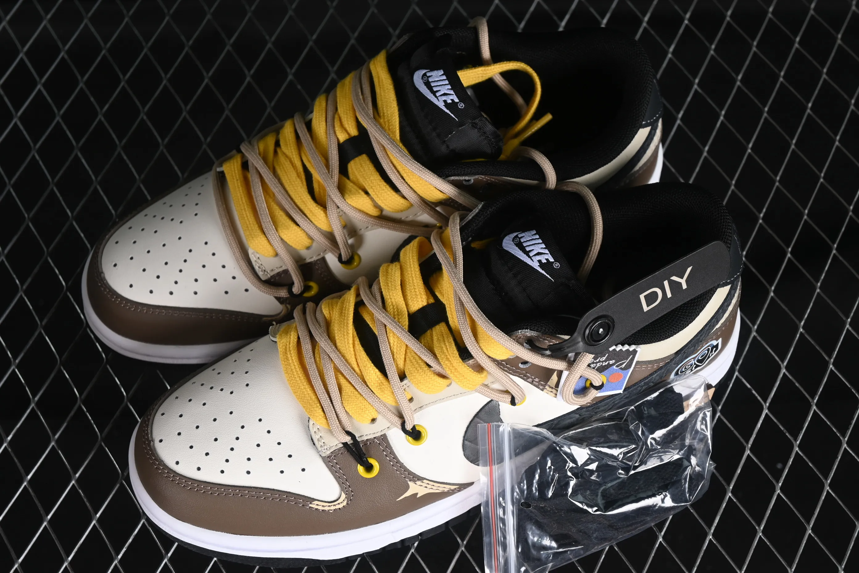 All Categories Nk SB Dunk Series Nk SB Dunk Low Low-top Sneakers Nk Dunk Low Panda Prank Jungle Crossing Overcoming Troubles Black Mamba Snake Print SB Strap Low-top Casual Sneakers DV0831-002